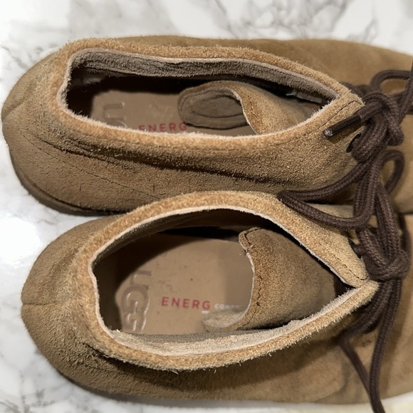 UGG Men\'s Brown Suede Chukka Boots size 8 main image 4